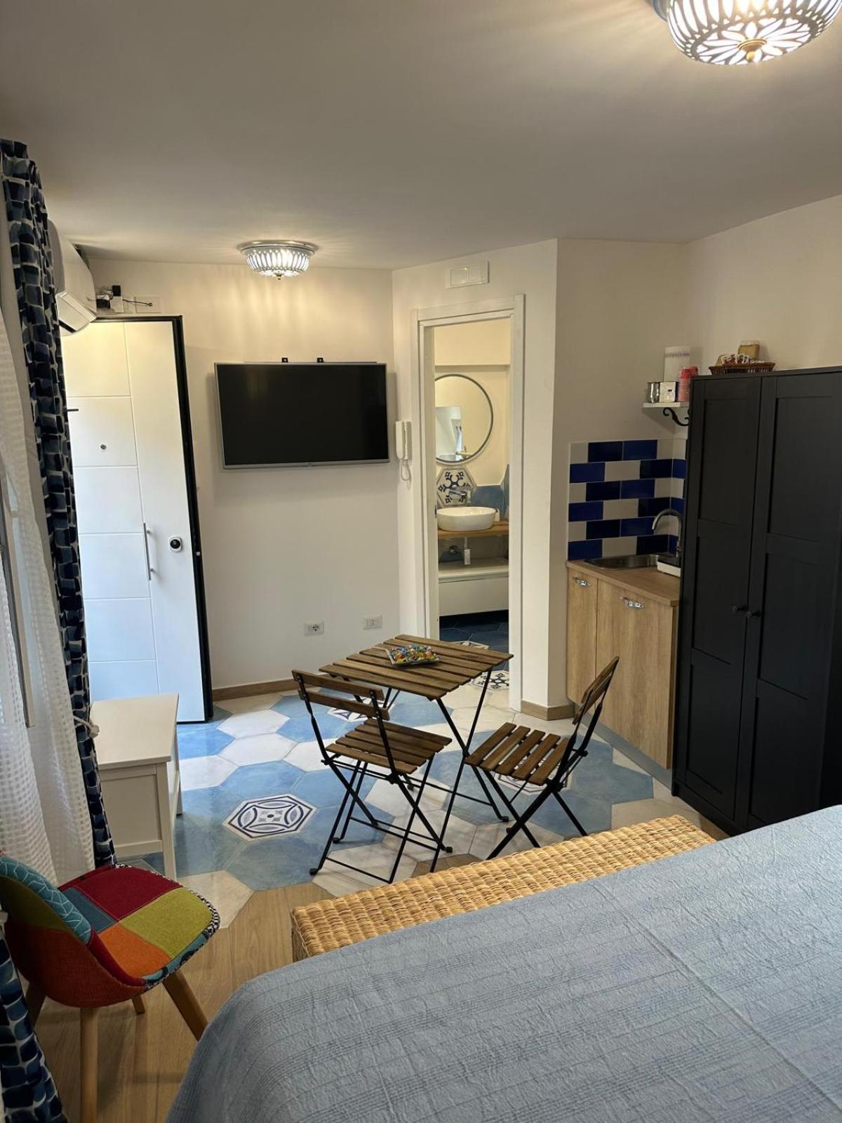 Dama Room Vietri Екстериор снимка